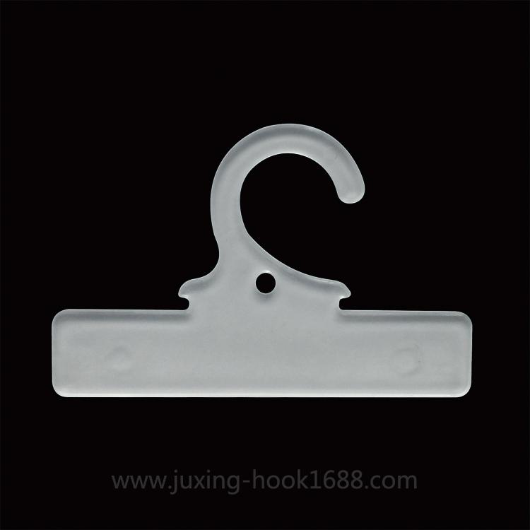 Production of spot plastic snap hooks, PP plastic hooks, packaging bag hooks, sock